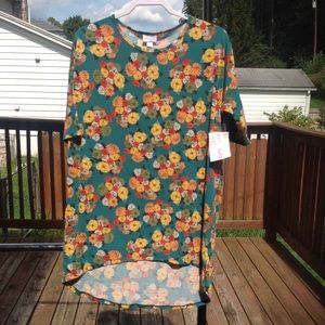 Lularoe Irma shirt